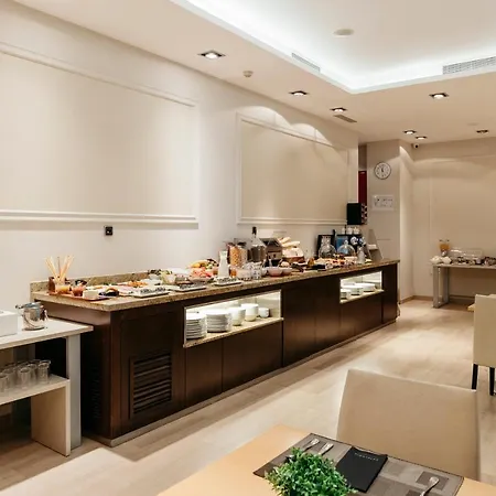 Catalonia Grand Place 4*