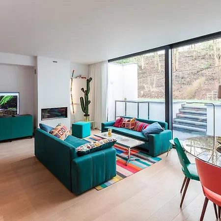 Unit 6 - Colorful Smart Triplex Private Garden & Parking *