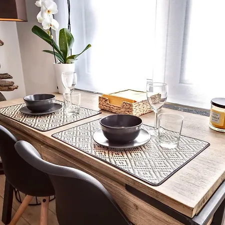 Bohemian City Flat Apartment *