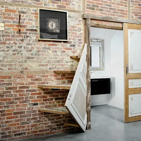 ベッド・アンド・ブレックファスト Druum 4*