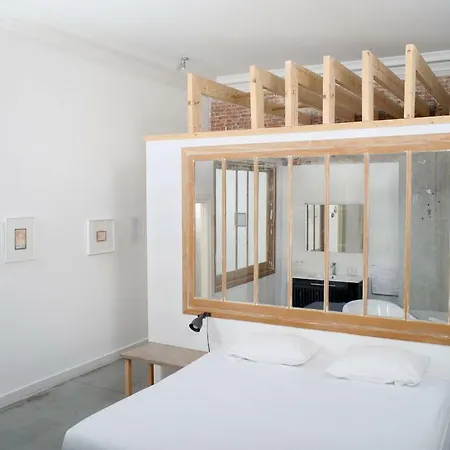 Druum ベッド・アンド・ブレックファスト 4*