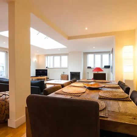 Grand-place Lombard Penthouse Apartment *