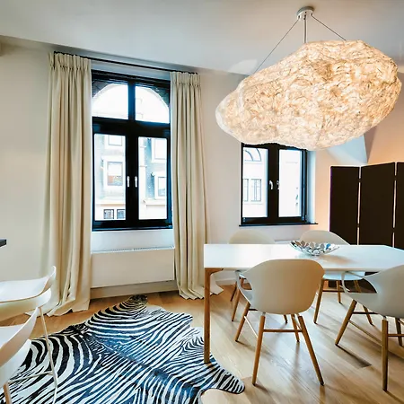 Charles - Grand Place Aparthotel