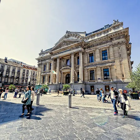 Apart Otel Charles - Grand Place 4*