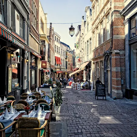 Charles - Grand Place Aparthotel Brussel