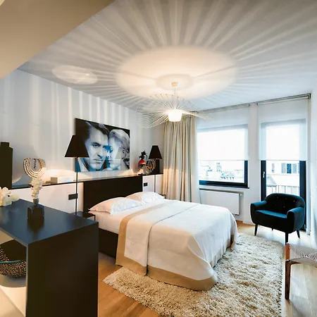 Charles - Grand Place Apart Otel 4*