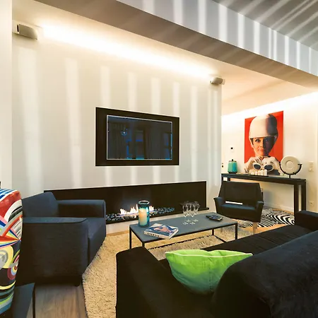 Charles - Grand Place Apart Otel