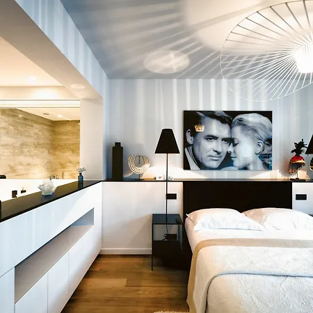 Apart Otel Charles - Grand Place