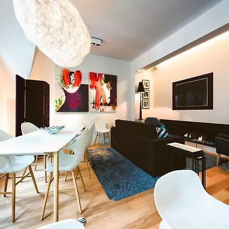 Apart Otel Charles - Grand Place 4*