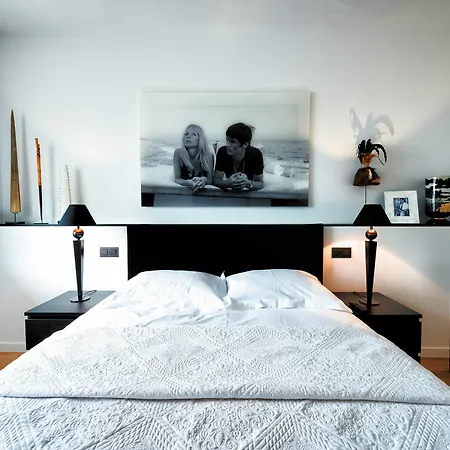 Charles - Grand Place Apart Otel 4*