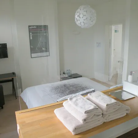 Living In Brusel, Urban Bruselas