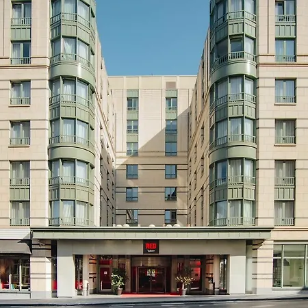 Radisson Red 4*