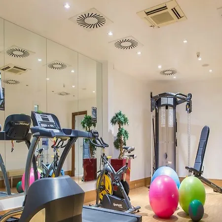 Hotel Radisson Red 4*
