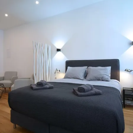 N°9 Boutique Samedi 16 Appartement