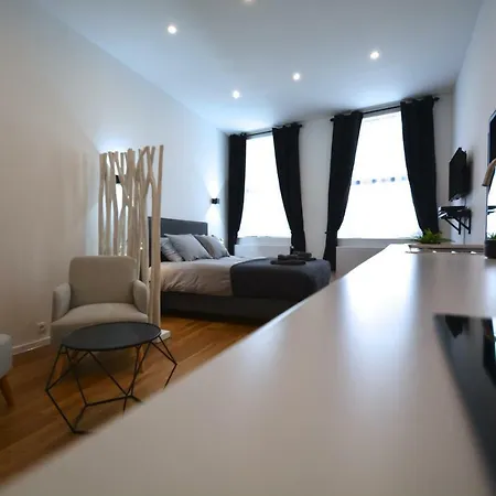 N°9 Boutique Samedi 16 Appartement *