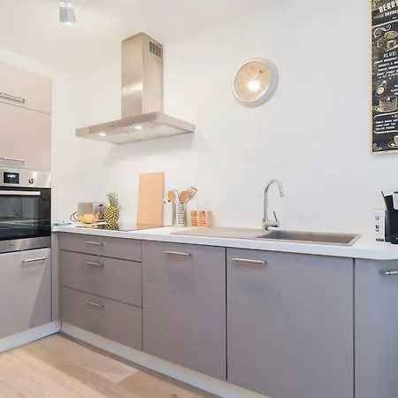 Grand Place, Only 3 Min Walk, 80M Beautiful Apartment 公寓 布鲁塞尔