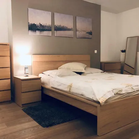 Grand Place, Only 3 Min Walk, 80M Beautiful Apartment *