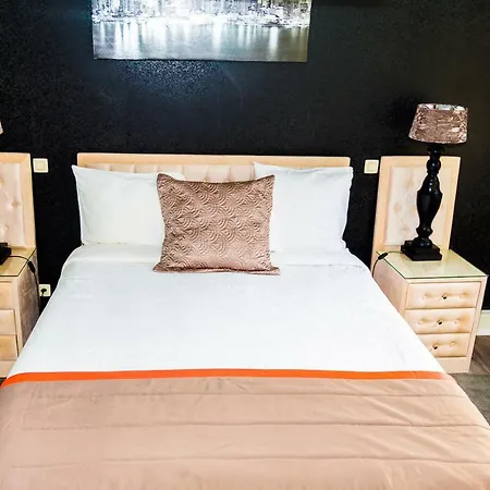 住宿加早餐酒店 Le Manoir Du Prince De Liege 4*