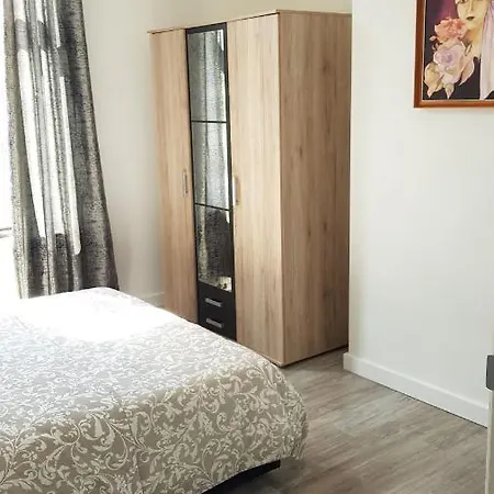 Modern Second Floor * ブリュッセル