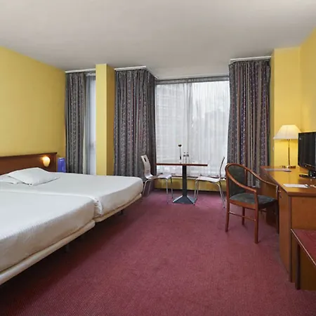Отель Hotel Brussels