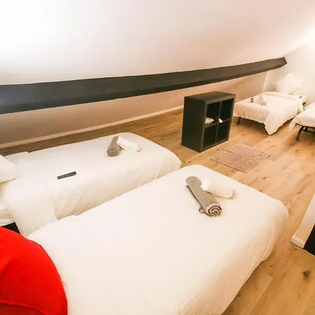 Luxury Apartment *