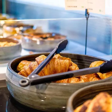 Numa Royal Galleries מלון