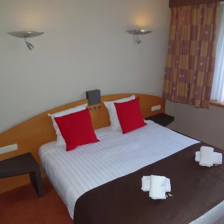 Hotel Sleep & Go Expo 2*