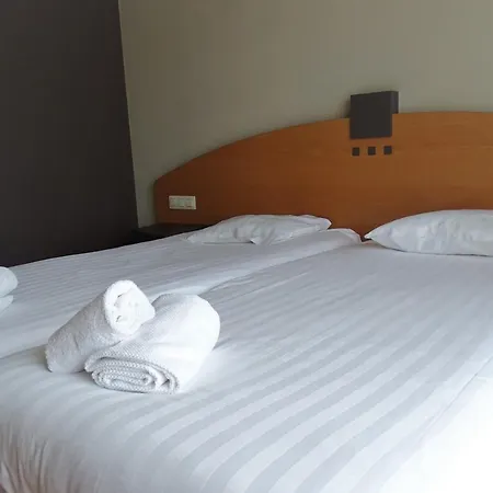 Hotel Sleep & Go Expo 2*