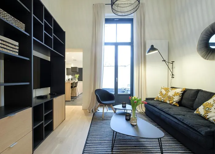 Fabulous In Chatelain Area Appartement