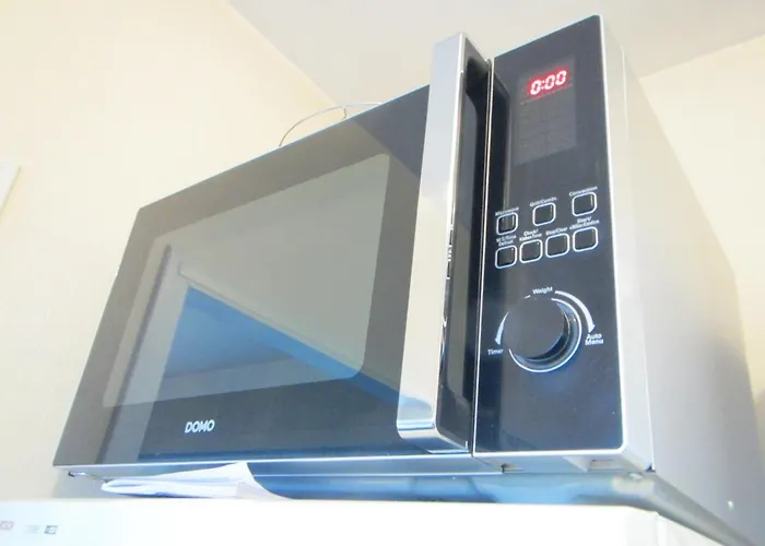 - - - - - Au Sixieme Ciel - - - - - Brusel