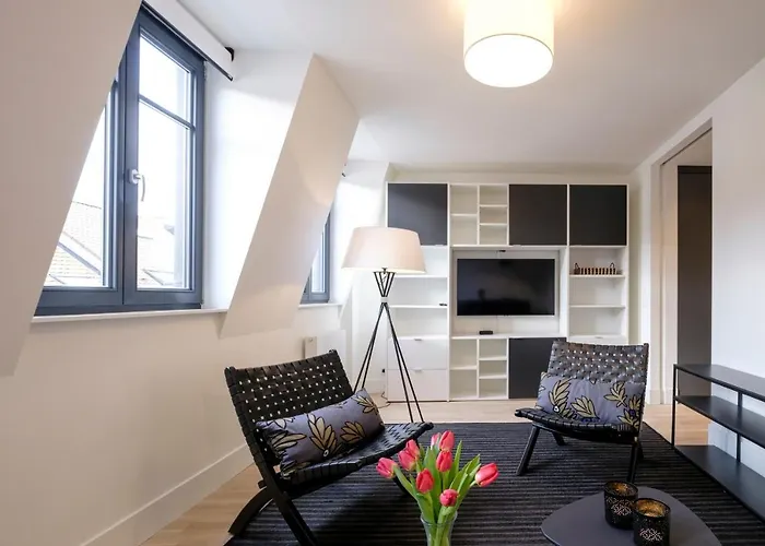 Fabulous In Chatelain Area Appartement