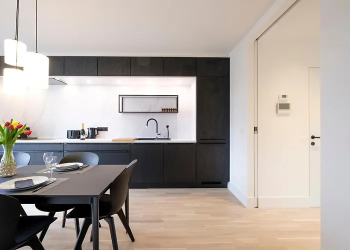 Fabulous In Chatelain Area * Brussel