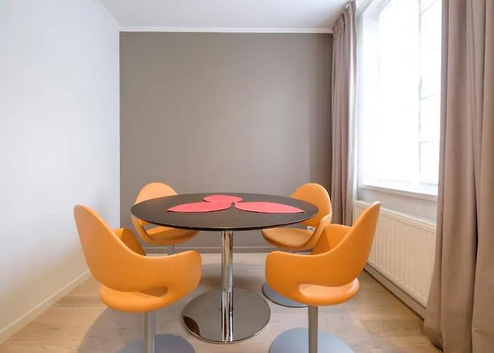 The Orange Flats - European District Apartment