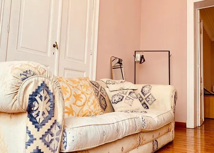 Appartement Bijou > Parvis St Pierre *