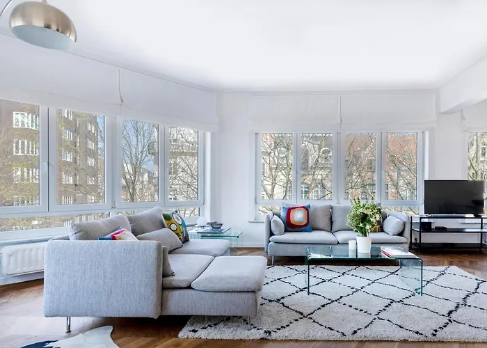 アパート Moliere Design *