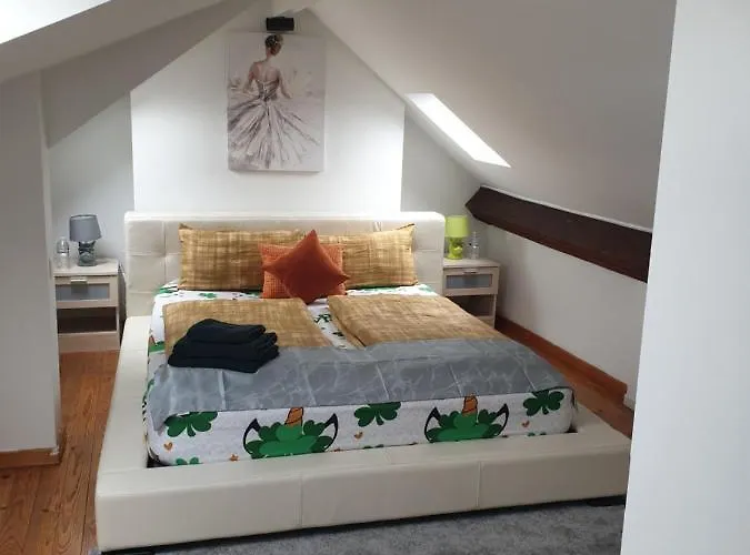 2 Bedroom With A Rooftop Terrace On 3rd Floor *