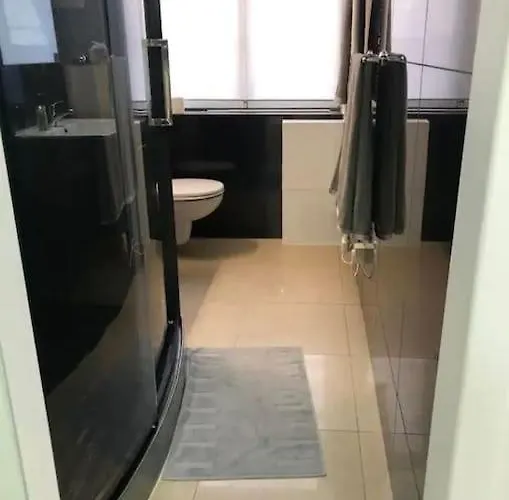 Minimal - Flat Ad Centre Lejlighed *