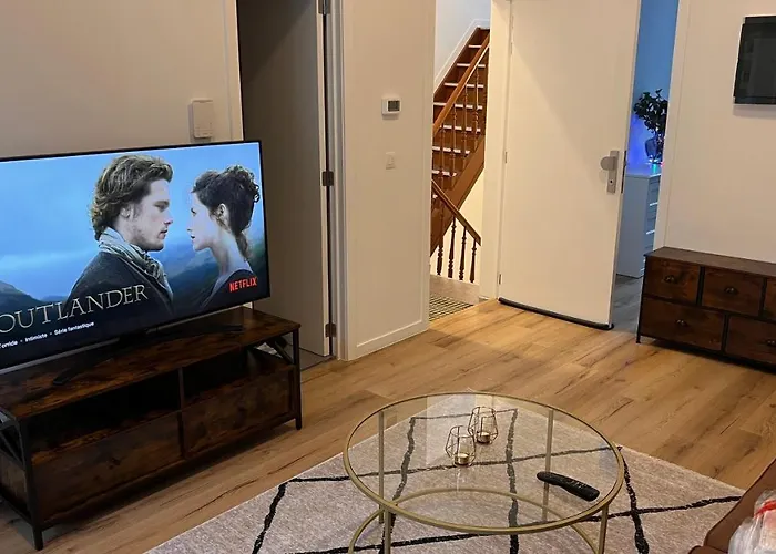 Cozy South-up And Ground Brussels