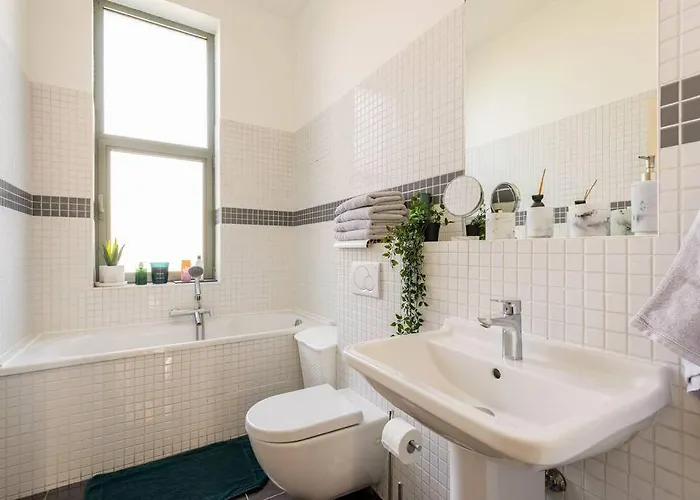 Bel Proche De Gare Du Midi, A Cote Du Centre * Brusel