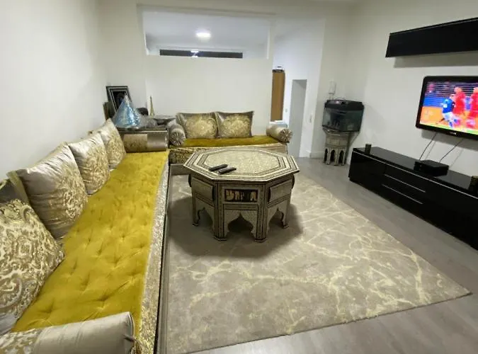 Deux Pres De Atomium