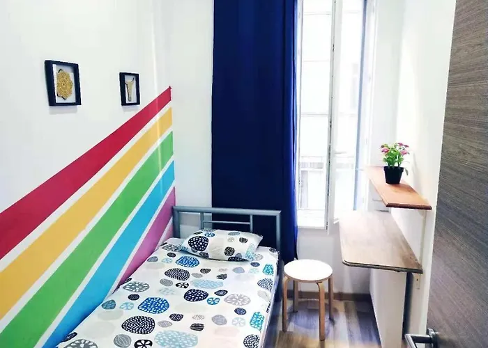 Cozy With Share The Bathroom And Kitchen