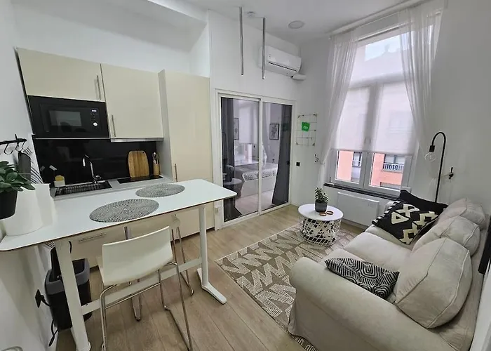 Cosy Studio Center Of