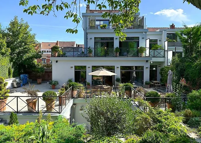 1000m2 With Indoor Pool * 布鲁塞尔