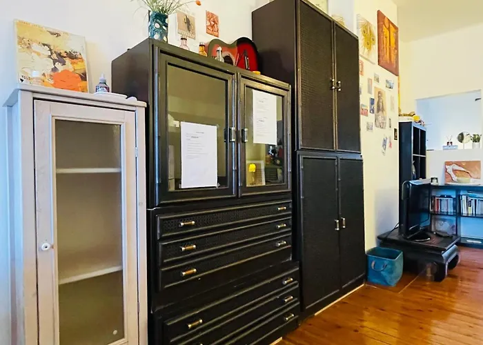 Quiet And Colorfull Flat In The Center Of Apartament *