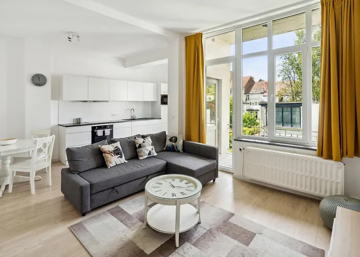 Degroux 82 - Self Check In By Homenhancement