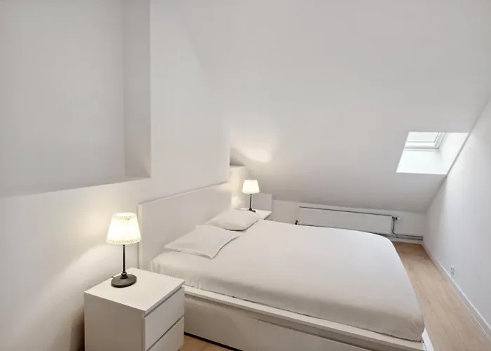 Degroux 82 - Self Check In By Homenhancement *