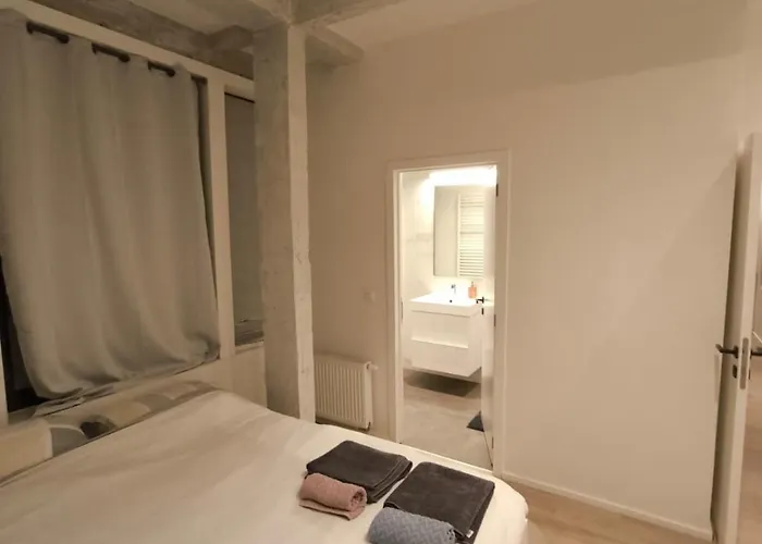 La Bourse Apartment *