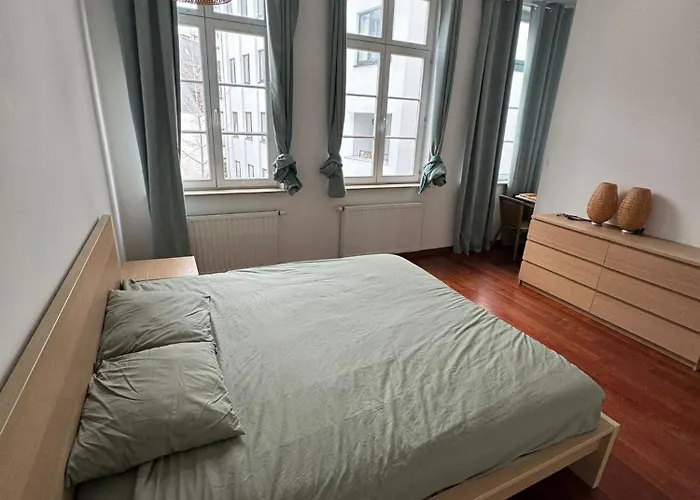 Elegant Grand Place * Bruxelles