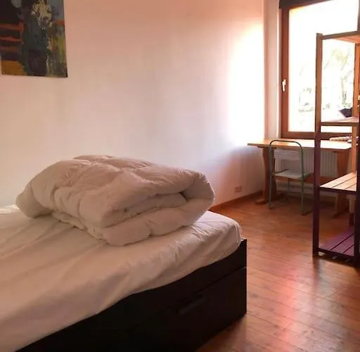 Cozy & Comfy House In Forest! Semesterbostad