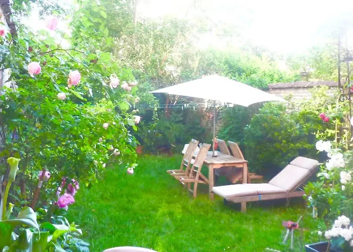 Spacious In Brussels, Large Private Garden Apartment *